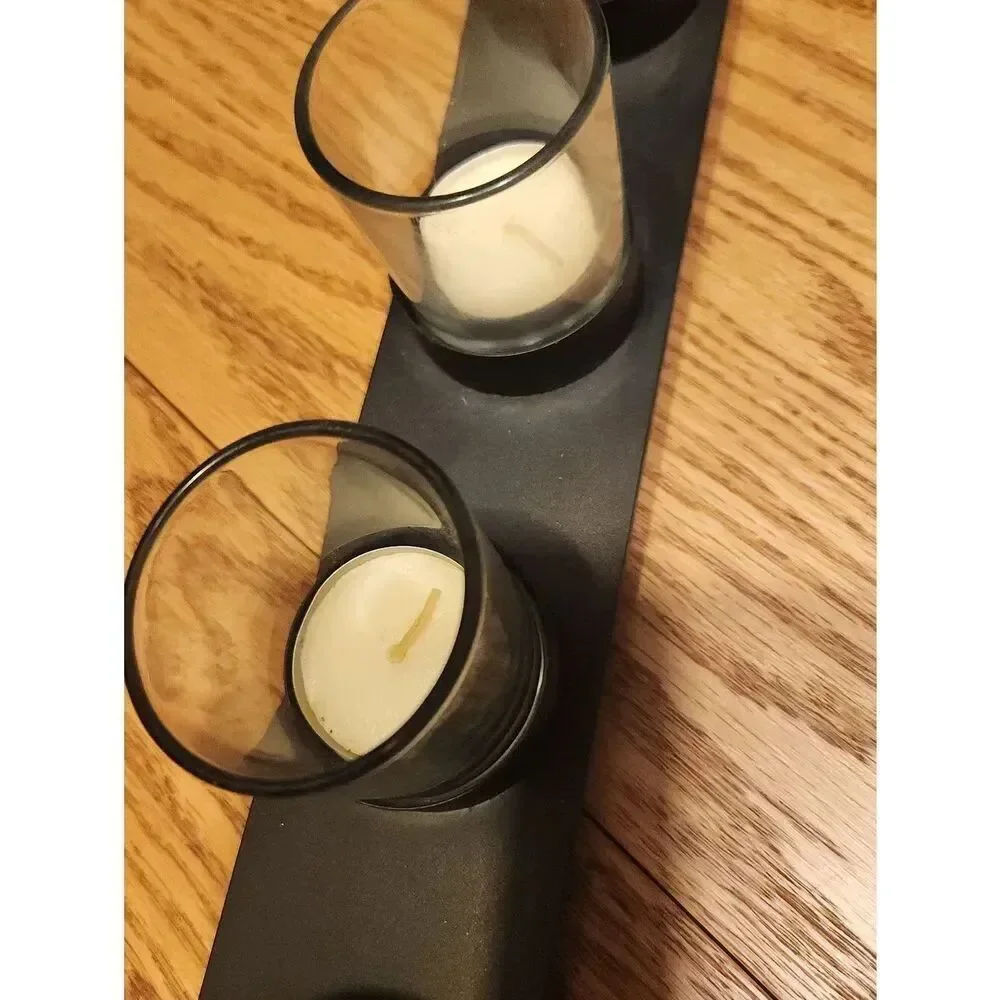 Black Metal 5 - Glass Votive Candle Holder - White & pink tealight candles